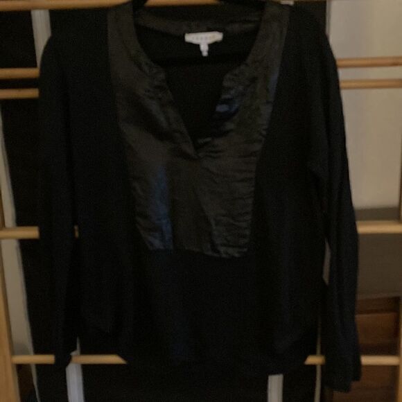 Sandro Linen V Neck Top with 3/4 Sleeve and Acetate Bib Inset. Size Medium. - Picture 2 of 6